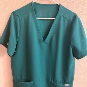 FIGS Hunter Green Large Scrub Top - 25